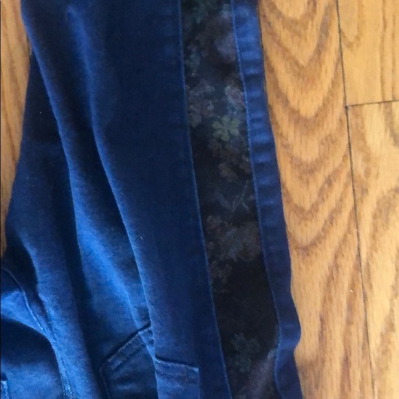 Jeans - Picture 2 of 3